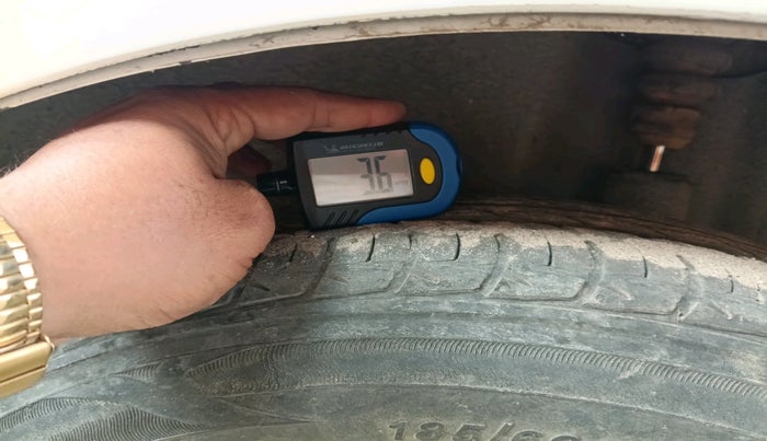 2011 Volkswagen Polo HIGHLINE1.2L, Petrol, Manual, 94,416 km, tyre