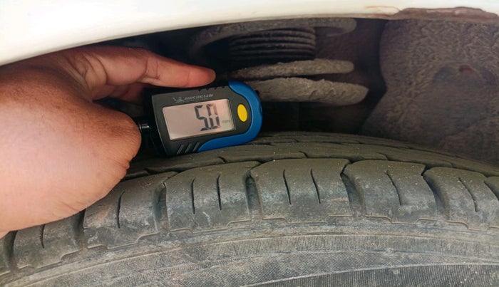 2011 Volkswagen Polo HIGHLINE1.2L, Petrol, Manual, 94,416 km, tyre