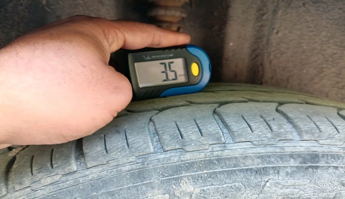 2011 Volkswagen Polo HIGHLINE1.2L, Petrol, Manual, 94,416 km, tyre