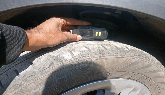 2024 KIA CARENS PRESTIGE 1.5 PETROL 7 STR, Petrol, Manual, 19,531 km, tyre