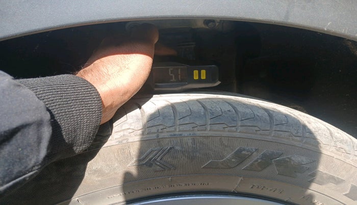 2024 KIA CARENS PRESTIGE 1.5 PETROL 7 STR, Petrol, Manual, 19,531 km, tyre