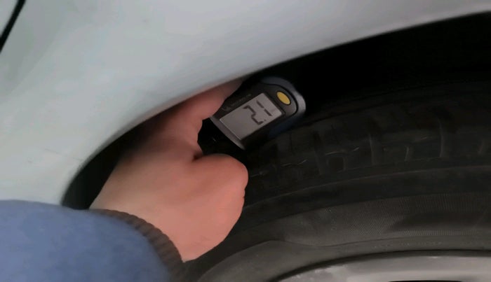 2010 Hyundai i10 MAGNA 1.2, Petrol, Manual, 64,204 km, tyre