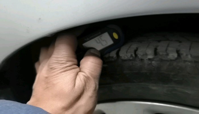 2010 Hyundai i10 MAGNA 1.2, Petrol, Manual, 64,204 km, tyre