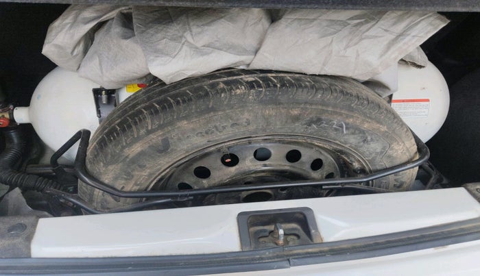 2022 Maruti New Wagon-R VXI CNG 1.0, Petrol, Manual, 30,874 km, tyre