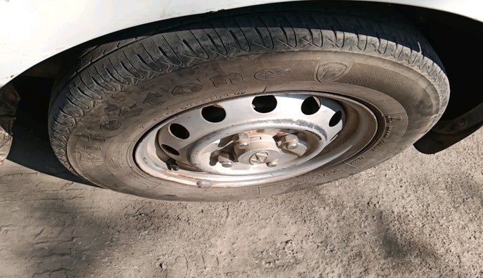 2013 Hyundai Eon D-LITE+, Petrol, Manual, 48,871 km, tyre