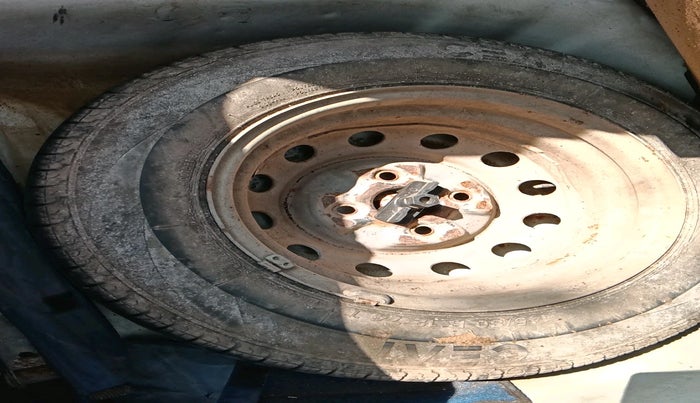 2013 Hyundai Eon D-LITE+, Petrol, Manual, 48,871 km, tyre