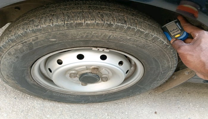 2011 Maruti Alto LXI, Petrol, Manual, 70,838 km, tyre