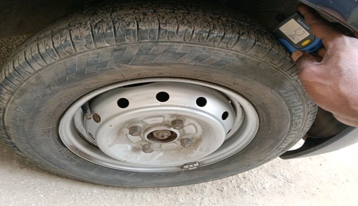 2011 Maruti Alto LXI, Petrol, Manual, 70,838 km, tyre