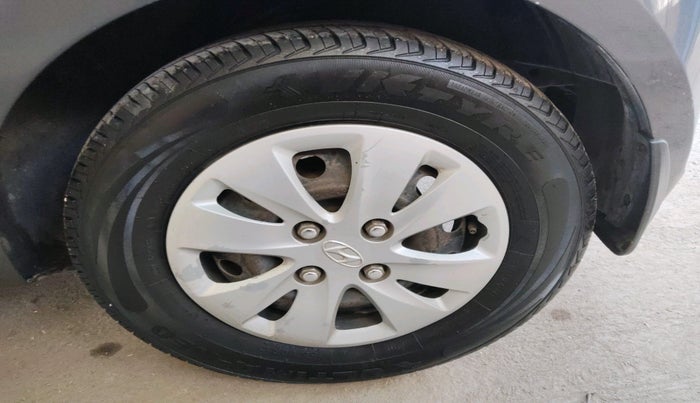 2011 Hyundai i10 MAGNA 1.2, Petrol, Manual, 60,590 km, tyre