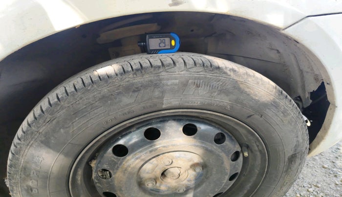 2013 Maruti Swift VDI, Diesel, Manual, 1,23,663 km, tyre