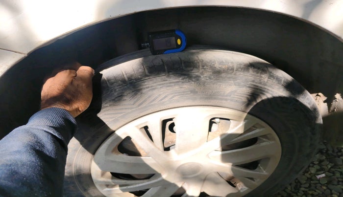 2013 Maruti Swift VDI, Diesel, Manual, 1,23,663 km, tyre