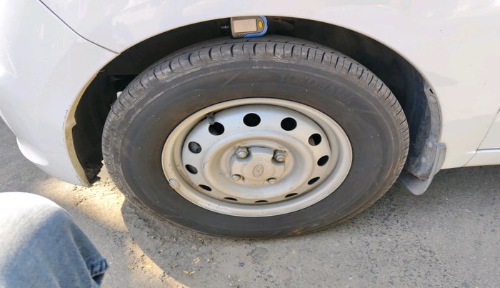 2014 Hyundai i10 MAGNA 1.1, Petrol, Manual, 33,017 km, tyre