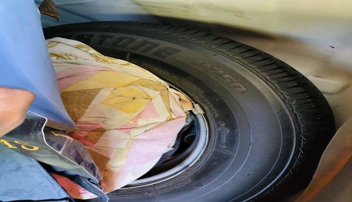 2014 Hyundai i10 MAGNA 1.1, Petrol, Manual, 33,017 km, tyre