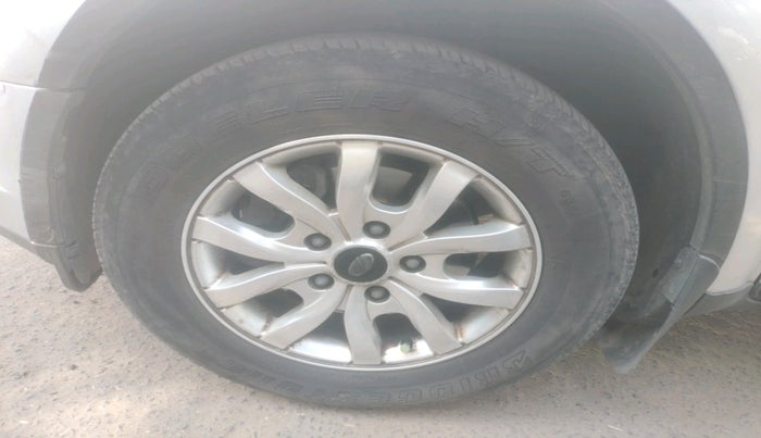 2016 Mahindra XUV500 W10 1.99, Diesel, Manual, 93,000 km, tyre