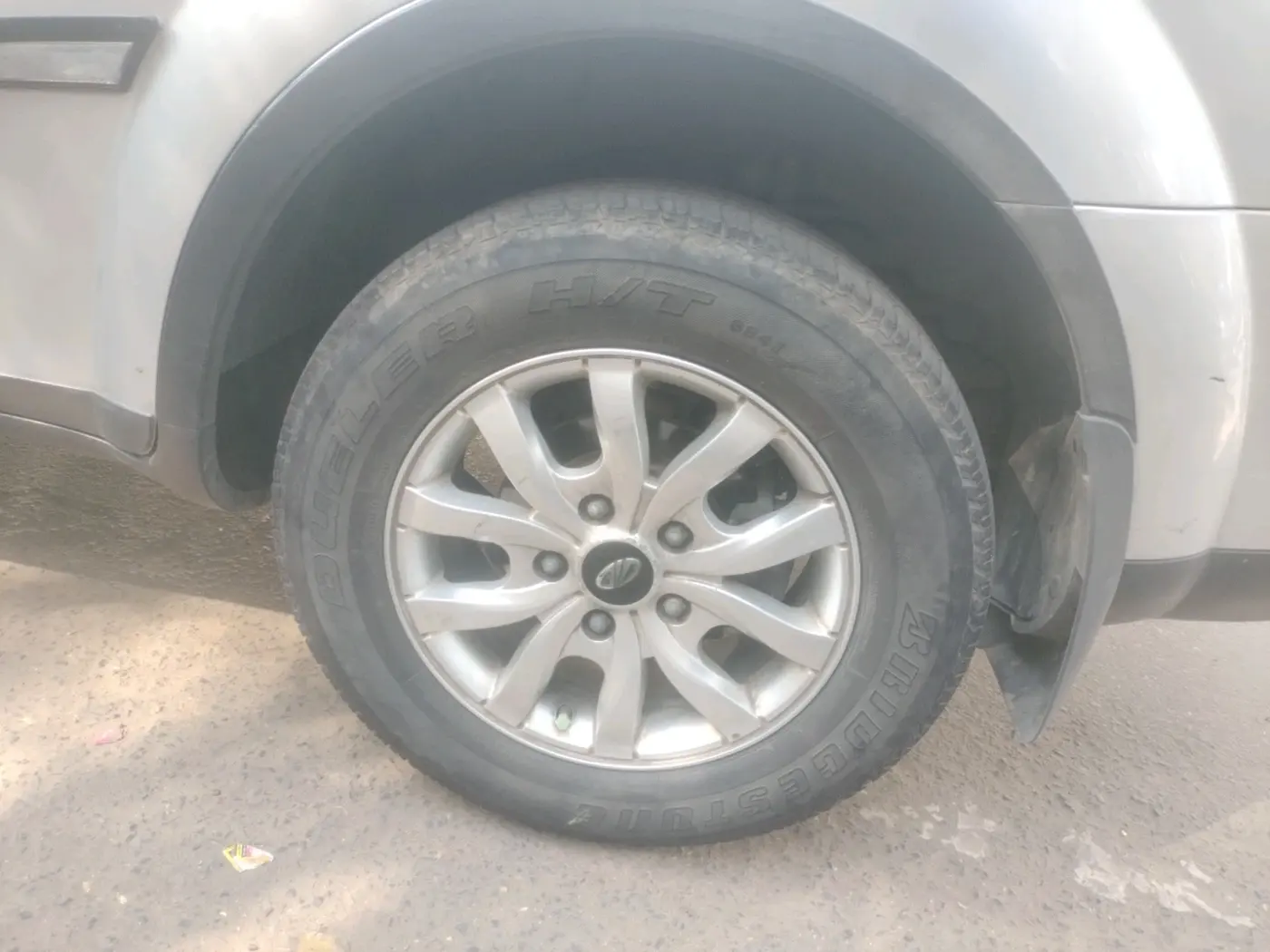 2016 Mahindra XUV500 W10 1.99, Diesel, Manual, 93,000 km, tyre
