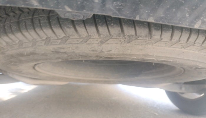 2016 Mahindra XUV500 W10 1.99, Diesel, Manual, 93,000 km, tyre