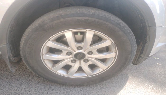 2016 Mahindra XUV500 W10 1.99, Diesel, Manual, 93,000 km, tyre