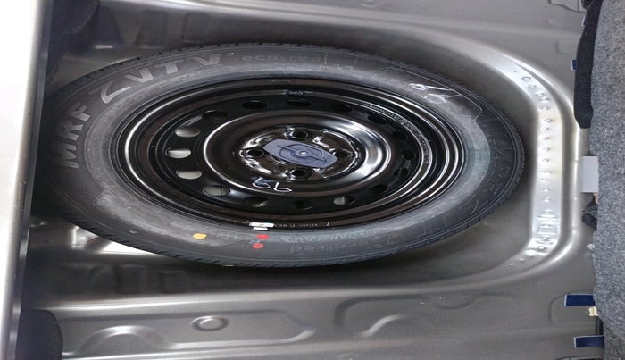 2024 Maruti New Wagon-R VXI 1.0, Petrol, Manual, 5,193 km, tyre