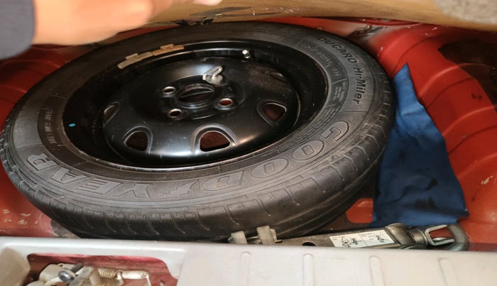 2013 Maruti Alto K10 VXI, Petrol, Manual, 1,13,267 km, tyre