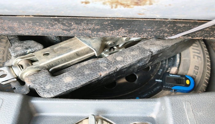 2012 Maruti Wagon R 1.0 VXI, Petrol, Manual, 50,586 km, tyre