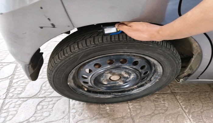 2012 Maruti Wagon R 1.0 VXI, Petrol, Manual, 50,586 km, tyre