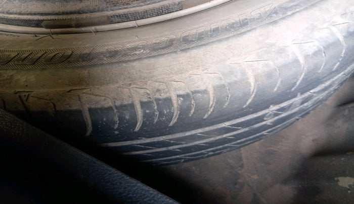 2017 Maruti Vitara Brezza ZDI, Diesel, Manual, 1,62,268 km, tyre