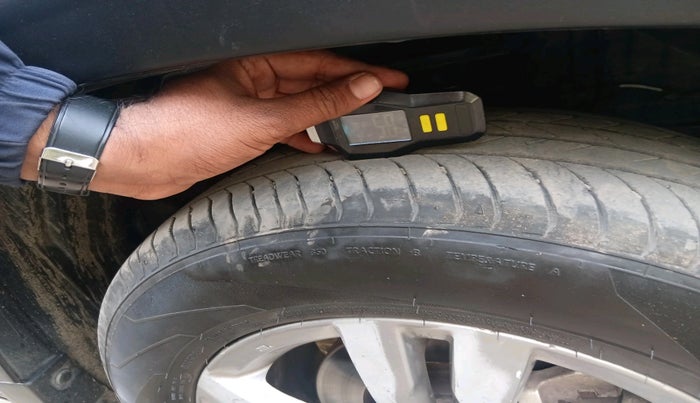 2017 Maruti Vitara Brezza ZDI, Diesel, Manual, 1,62,268 km, tyre