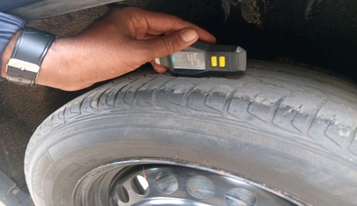 2017 Maruti Vitara Brezza ZDI, Diesel, Manual, 1,62,268 km, tyre