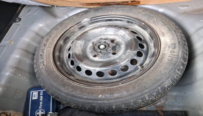 2013 Hyundai Grand i10 SPORTZ 1.2 KAPPA VTVT, Petrol, Manual, 1,02,812 km, tyre