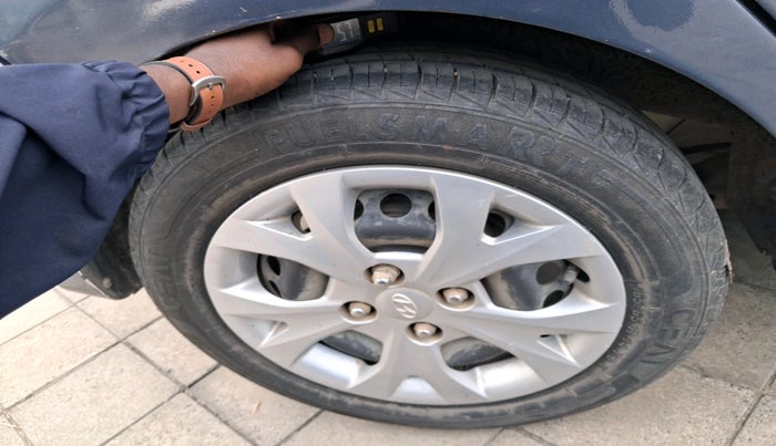 2013 Hyundai Grand i10 SPORTZ 1.2 KAPPA VTVT, Petrol, Manual, 1,02,812 km, tyre