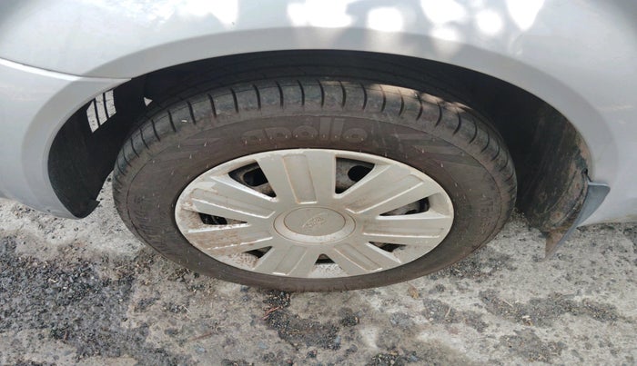 2011 Ford Fiesta EXI 1.6 DURATEC LTD, Petrol, Manual, 72,684 km, tyre