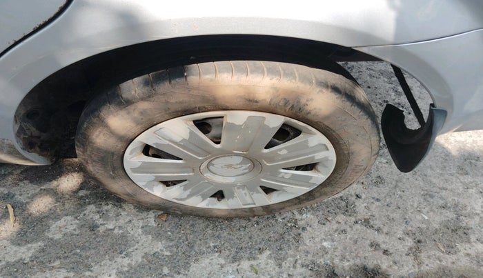 2011 Ford Fiesta EXI 1.6 DURATEC LTD, Petrol, Manual, 72,684 km, tyre