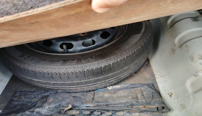 2011 Ford Fiesta EXI 1.6 DURATEC LTD, Petrol, Manual, 72,684 km, tyre