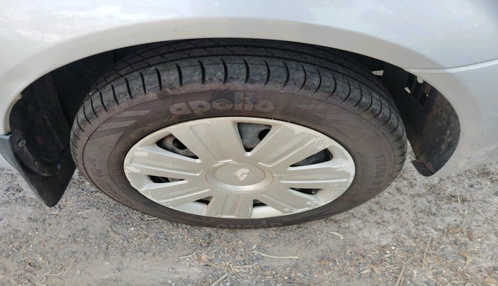 2011 Ford Fiesta EXI 1.6 DURATEC LTD, Petrol, Manual, 72,684 km, tyre