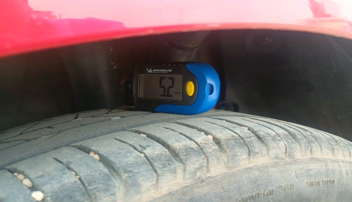 2022 Hyundai NEW I20 ASTA 1.2 MT, Petrol, Manual, 29,555 km, tyre