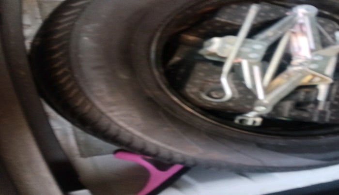 2024 MG ASTOR Select 1.5 MT, Petrol, Manual, 18,983 km, tyre