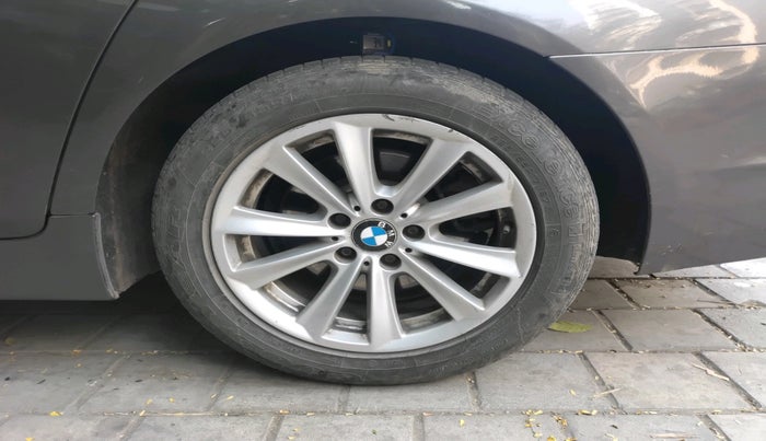 2012 BMW 5 Series 520D 2.0, Diesel, Automatic, 1,24,347 km, tyre