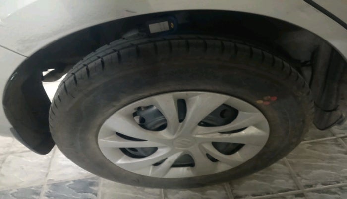 2019 Maruti Swift VXI AMT, Petrol, Automatic, 37,145 km, tyre