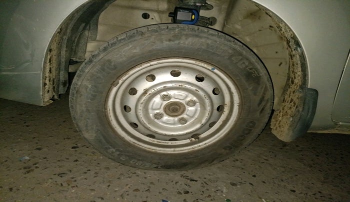 2015 Maruti Wagon R 1.0 LXI, Petrol, Manual, 96,338 km, tyre