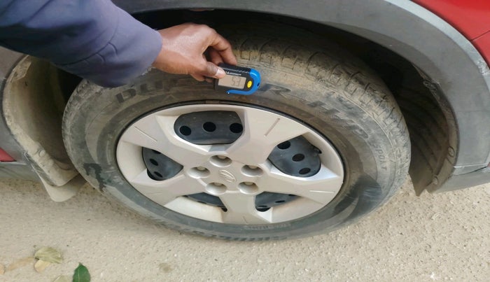 2021 Mahindra XUV300 W6 1.2 PETROL AMT, Petrol, Automatic, 17,563 km, tyre