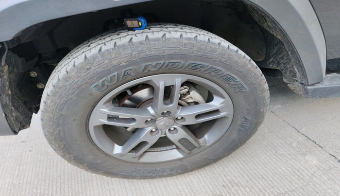 2025 Mahindra Thar LX D HT 2WD MT, Diesel, Manual, 8,498 km, tyre