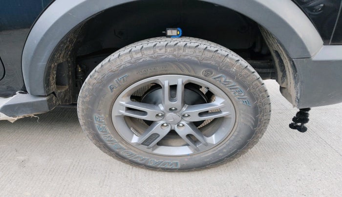 2025 Mahindra Thar LX D HT 2WD MT, Diesel, Manual, 8,498 km, tyre