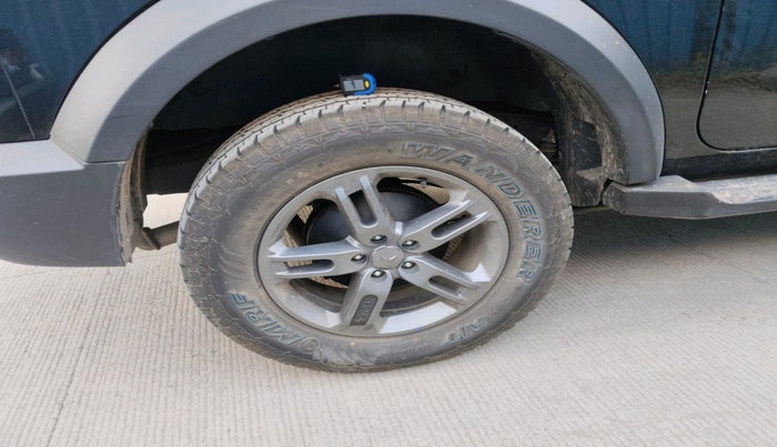 2025 Mahindra Thar LX D HT 2WD MT, Diesel, Manual, 8,498 km, tyre