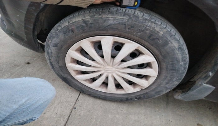 2015 Maruti Swift Dzire VXI, Petrol, Manual, 1,47,521 km, tyre