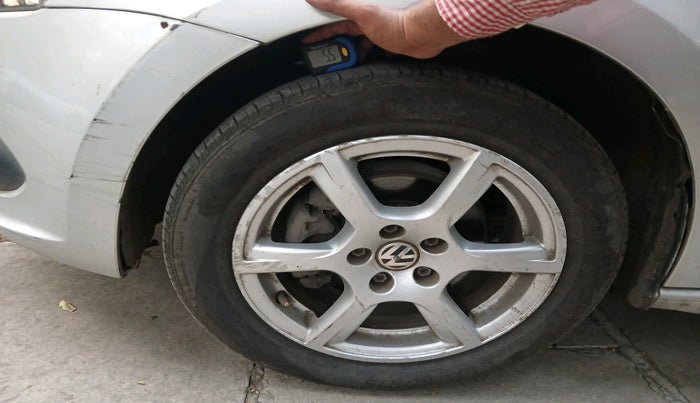 2014 Volkswagen Vento HIGHLINE PETROL AT, Petrol, Automatic, 38,725 km, tyre