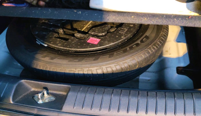 2018 Hyundai Creta SX 1.6 PETROL DUAL TONE, Petrol, Manual, 1,10,507 km, tyre