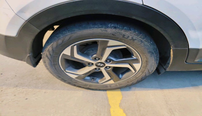 2018 Hyundai Creta SX 1.6 PETROL DUAL TONE, Petrol, Manual, 1,10,507 km, tyre