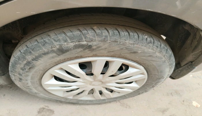 2023 Maruti Dzire VXI AMT, Petrol, Automatic, 26,611 km, tyre