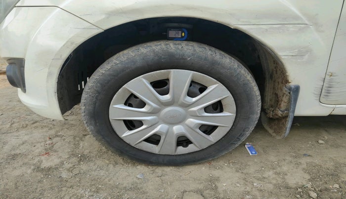 2015 Ford Figo EXI 1.2 PETROL, Petrol, Manual, 1,33,392 km, tyre