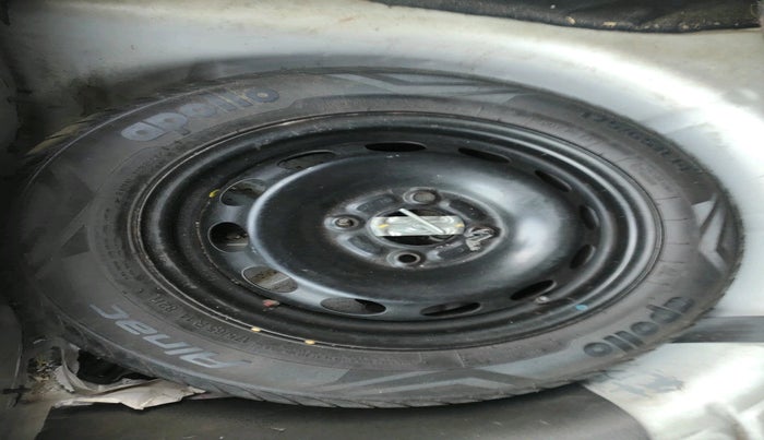 2015 Ford Figo EXI 1.2 PETROL, Petrol, Manual, 1,33,392 km, tyre